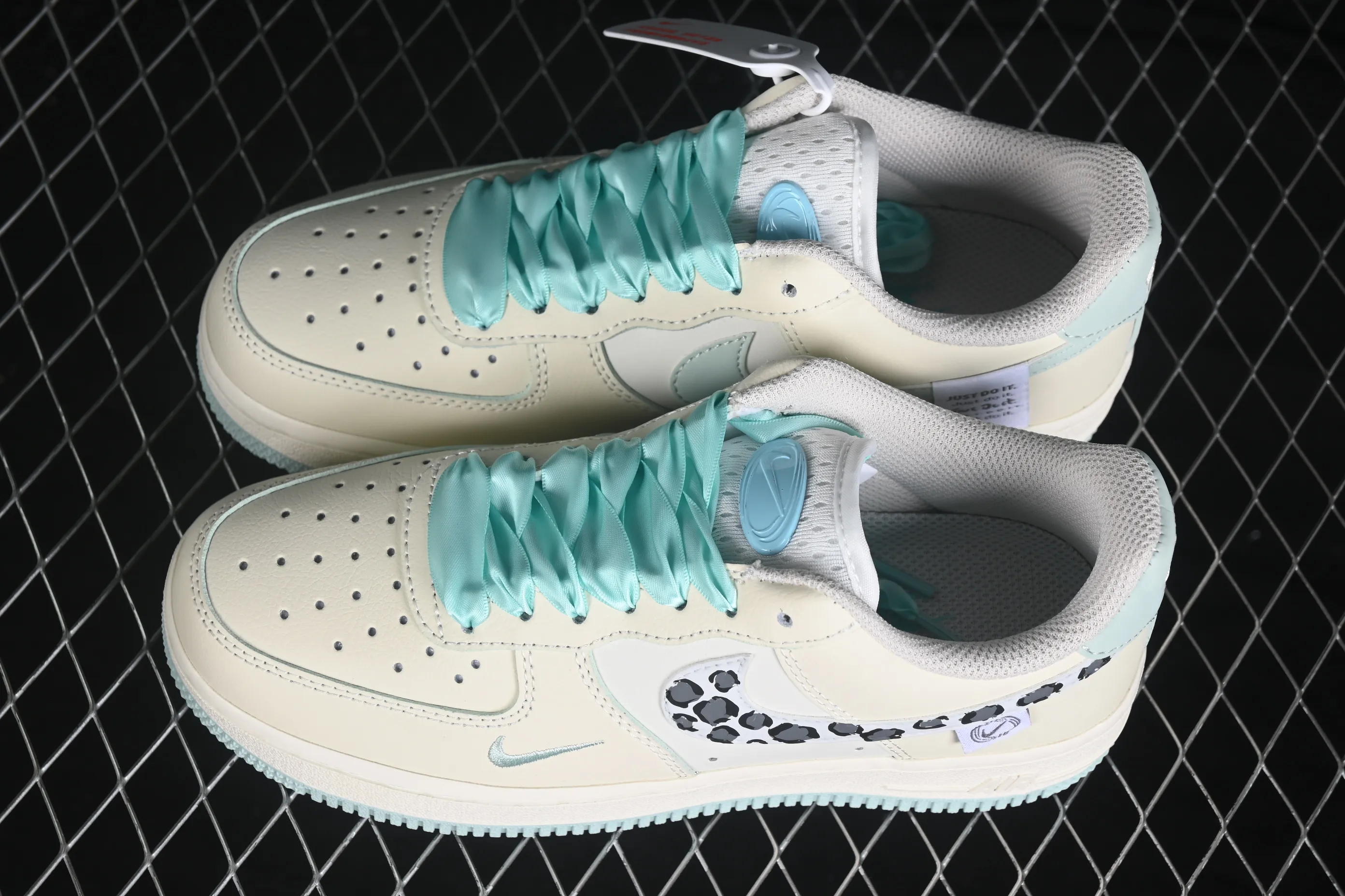 All categories Nk Air Force 1 Air Force series Nk Air Force 1 Low Air Force low top Nike Air Force 1'07 Low "Green Grape Leopard Pop" Hand-painted graffiti Green Grape Leopard Air Force One low-top casual sneakers FB1839-112